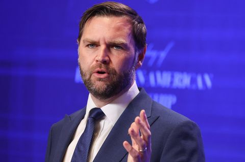 J. D. Vance führt die US-Delegation bei den Gesprächen mit dem Iran an