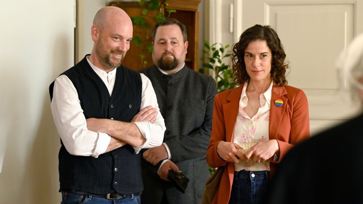Stephan Zinner (l.) und Anne Schäfer in der zweiten Staffel von "Himmel, Herrgott, Sakrament".