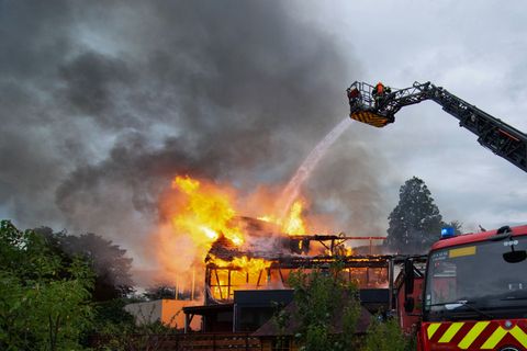 Der Brand in einer Ferienunterkunft im Elsass forderte elf Menschenleben. (Archivbild) Foto: Patrick Kerber/dpa
