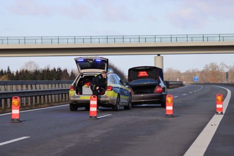 Der Autofahrer konnte nach den Schüssen bei der Grenzkontrolle später auf der Autobahn 31 gestoppt werden. (Archivbild) Foto: Ma