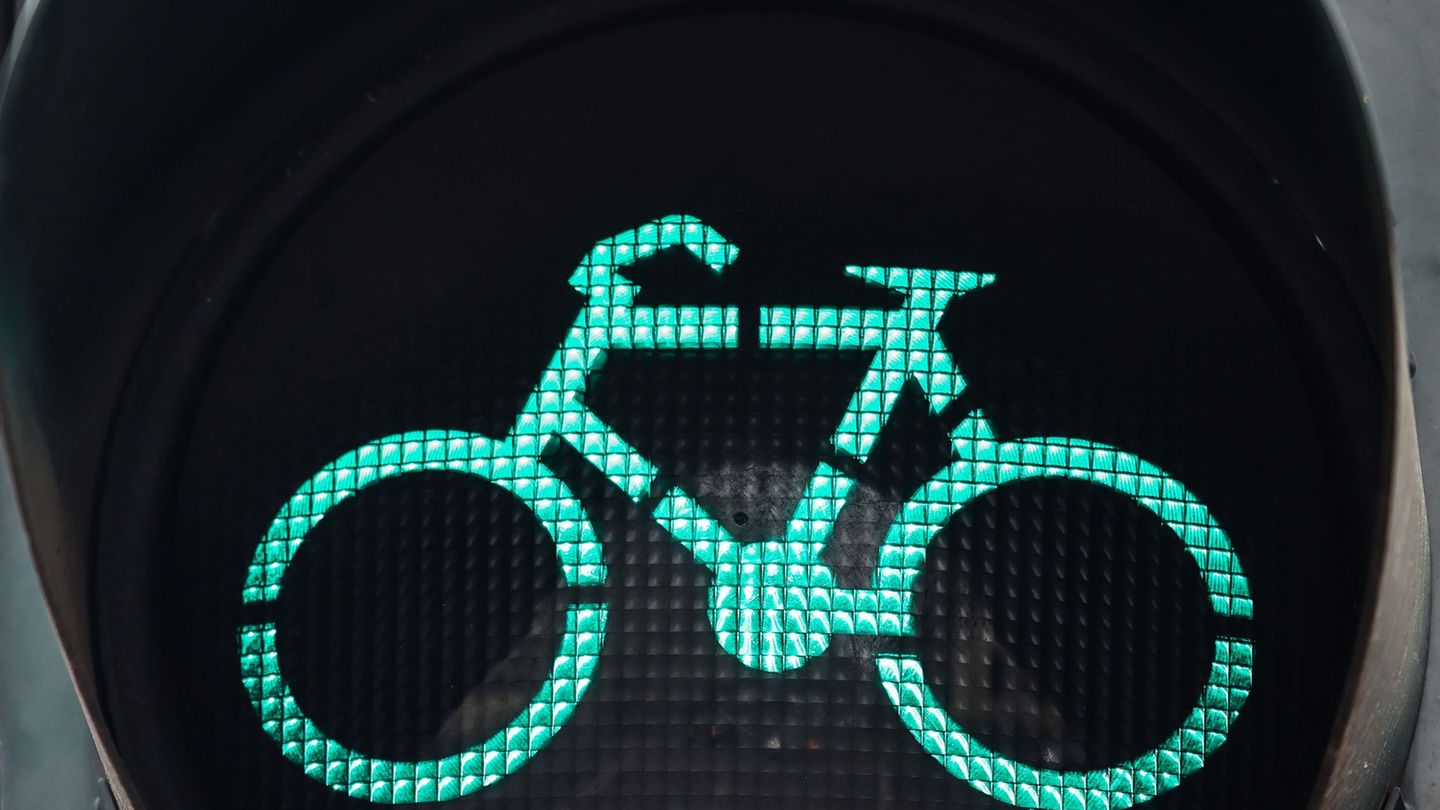 Der Anteil des Radverkehrs in NRW soll steigen. Foto: Oliver Berg/dpa