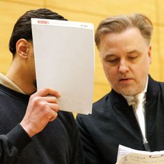 Die von Anwalt Burkhard Benecken (r) eingelegte Revision durch den Bundesgerichtshof blieb ohne Erfolg. (Archivbild) Foto: Friso