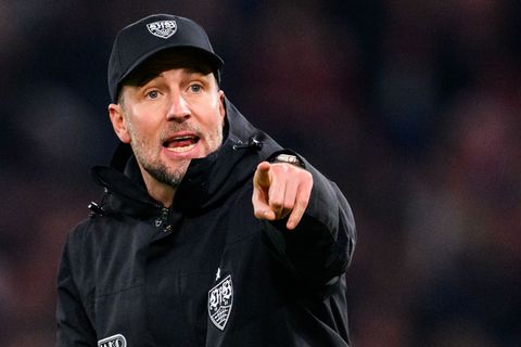 Voller Fokus: Auf Sebastian Hoeneß und den VfB Stuttgart wartet ein schwieriges Restprogramm. (Archivbild) Foto: Tom Weller/dpa