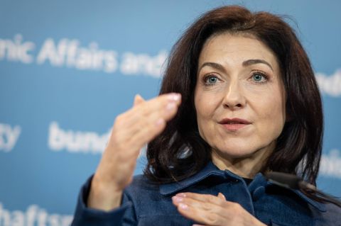 Diskussion um Spritpreise: Ministerin Reiche giftet gegen Koalitionspartner SPD