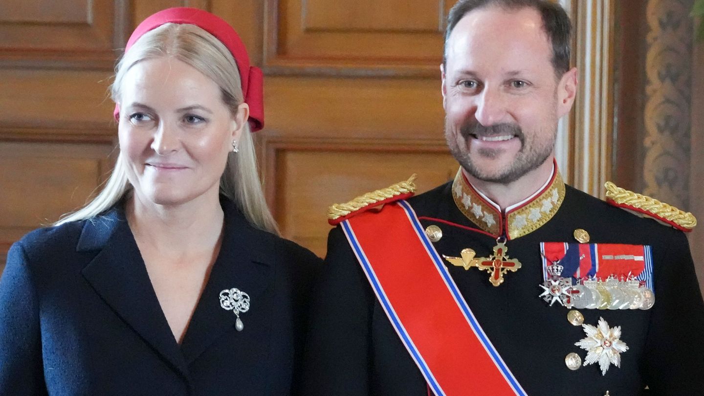 Kronprinzessin von Norwegen: Mette-Marit mit Sauerstoffgerät bei offiziellem Termin