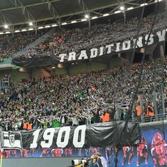 Der Gäste-Fanblock im Leipziger Stadion. Foto: picture alliance / ZB