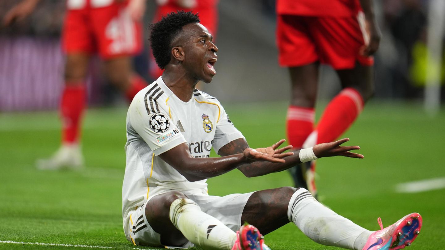 Vinícius Júnior auf dem Boden