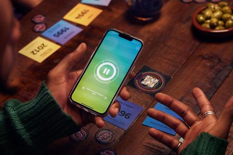 Bei Hitster geht es darum, Songs zu erkennen und sie in eine zeitliche Reihenfolge zu bringen