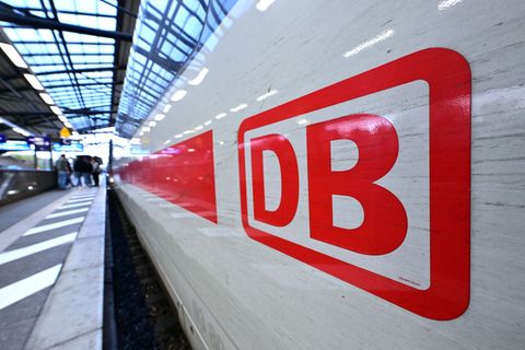 Die Deutsche Bahn zeigt sich zufrieden mit den Bauarbeiten im Kinzigtal. (Symbolbild) Foto: Martin Schutt/dpa