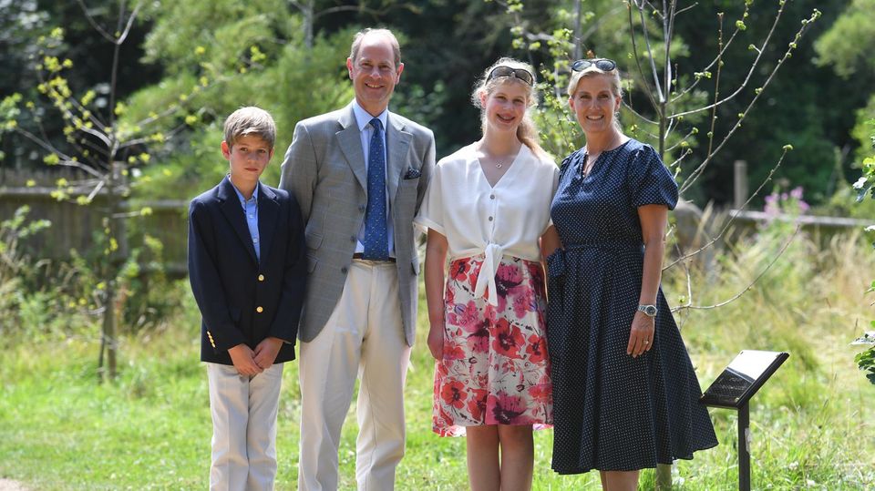 Royals: Prinz Edward mit Frau Sophie und den beiden Kindern
