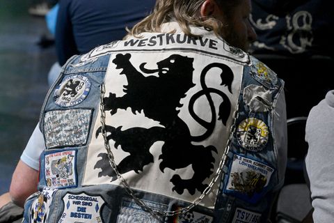 1860 München wird auch kommende Saison drittklassig sein. (Archivbild) Foto: Felix Hörhager/dpa