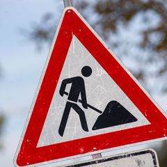 Ein 60 Tonnen schweres Brückenteil verrutschte während des Transports nach Reinbek. (Symbolbild) Foto: Stefan Sauer/dpa