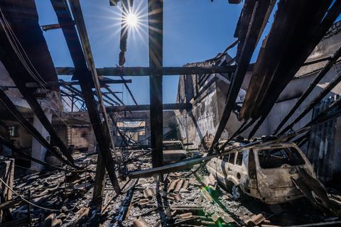 Der Brandbereich solle nicht betreten werden, empfiehlt die Verbandsgemeinde. (Archivfoto) Foto: Andreas Arnold/dpa