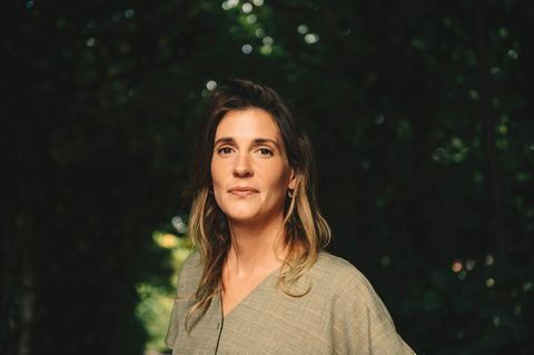 Alkoholismus in Co-Abhängigkeit: Autorin Rina Schmeller