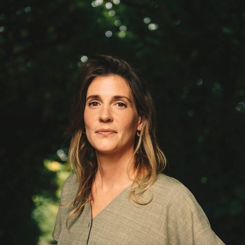 Alkoholismus in Co-Abhängigkeit: Autorin Rina Schmeller