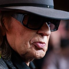 Der Künstler eröffnet eine Vernissage mit seinen Werken in Werl. (Archivbild) Foto: Christophe Gateau/dpa