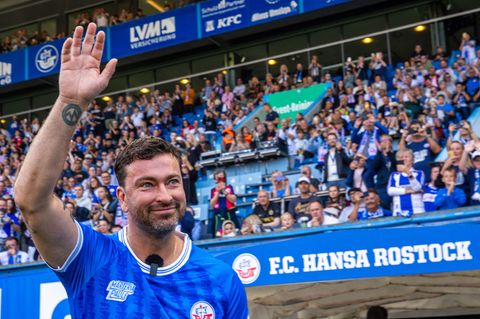 Der Rapper und gebürtige Rostocker Marteria ist glühender Fan seines Heimatvereins. Im Ostseestadion ist er schon als Musiker un