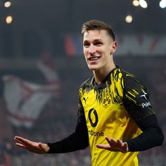 Nico Schlotterbeck hat seinen Vertrag bei Borussia Dortmund verlängert. (Archivbild) Foto: Soeren Stache/dpa