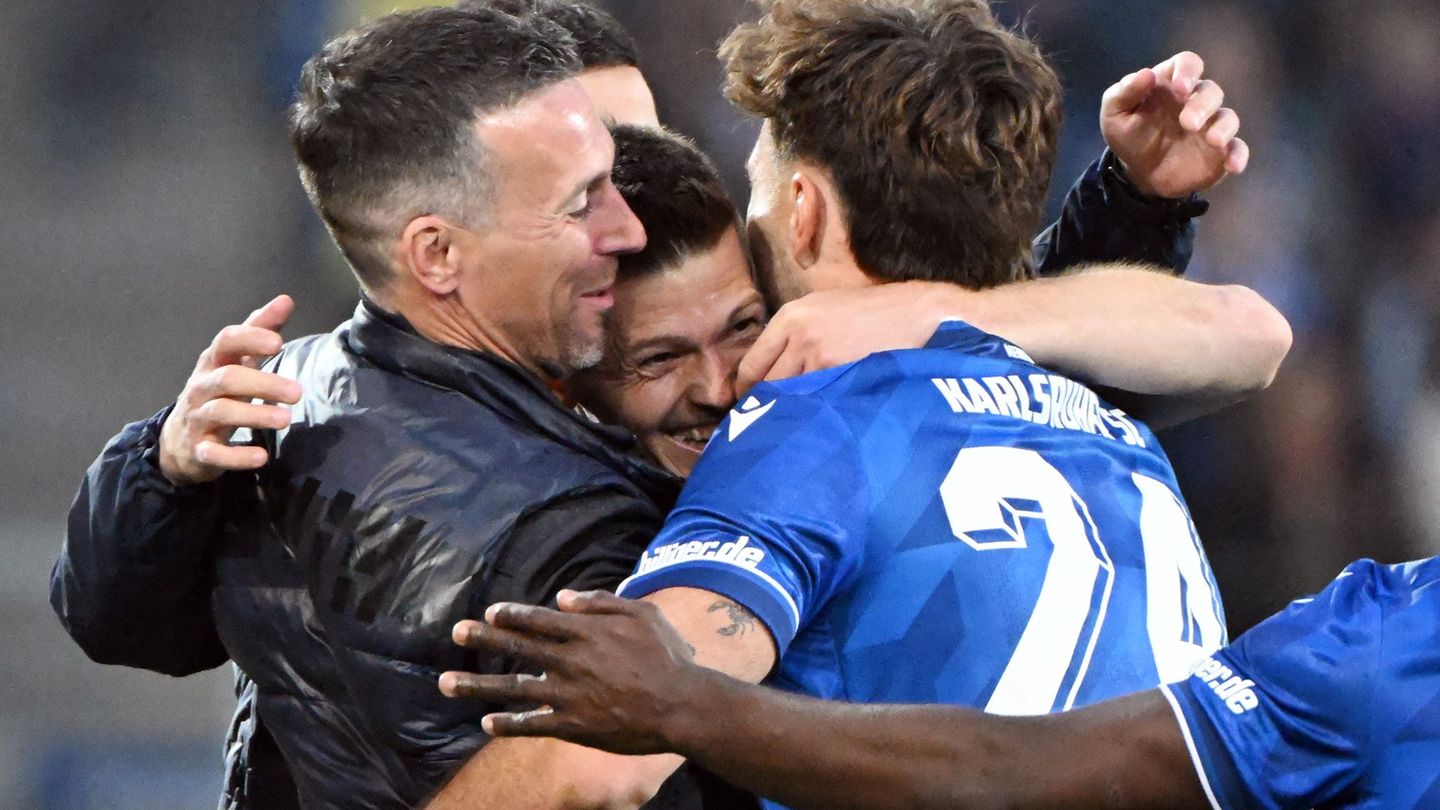 2. Fußball-Bundesliga: Emotionaler KSC-Erfolg: Team gewinnt für Coach Eichner