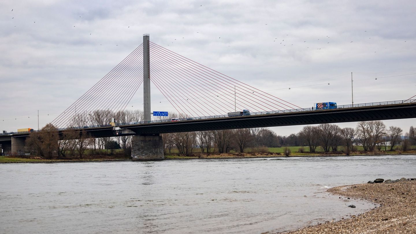 Einbau von Lastsensoren: Rheinbrücke Bonn von Samstagabend bis Sonntagabend gesperrt