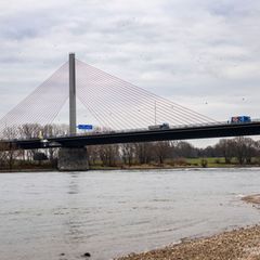 Die Sperrung der Brücke soll 24 Stunden dauern. (Archivbild) Foto: Thomas Banneyer/dpa