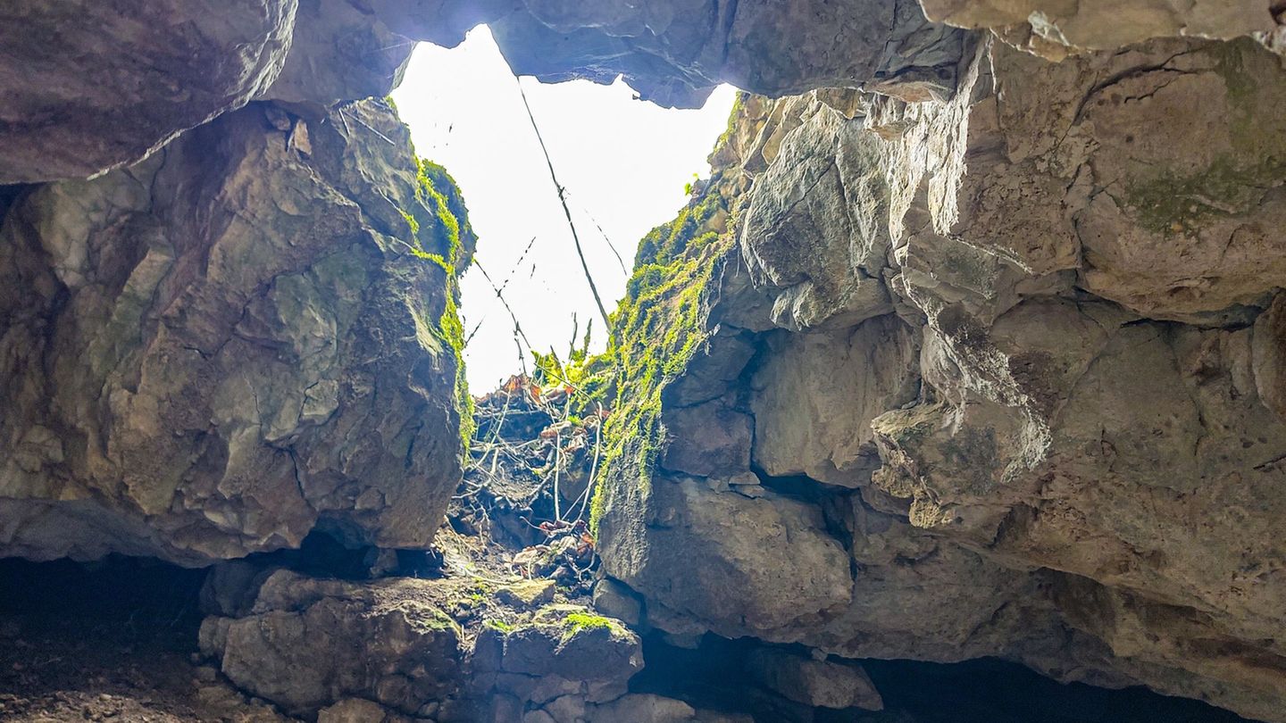 Mit Helikopter abtransportiert: Achtjährige nach Absturz in Höhle auf dem Weg der Besserung