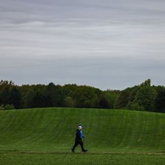 Am Dienstag sind laut DWD auch Schauer möglich. (Archivbild) Foto: Oliver Berg/dpa