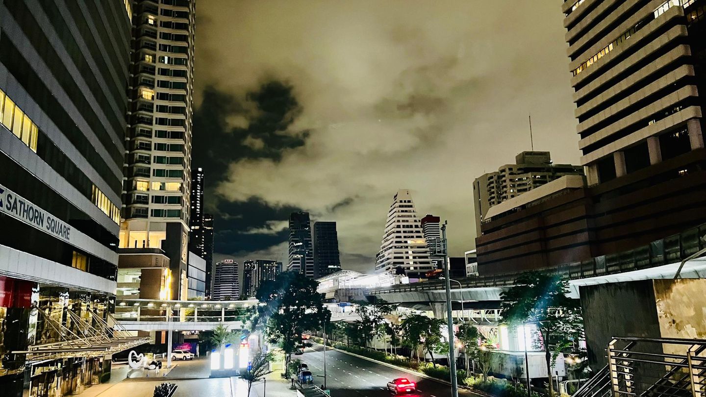 74 Haftbefehle: Er lebte wie ein Bond-Bösewicht: Deutscher Hacker in Bangkok verhaftet