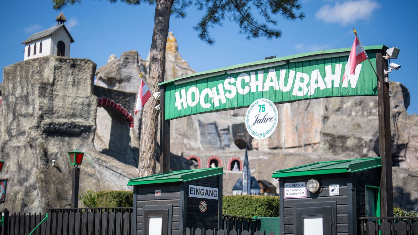 Freizeitpark: Achterbahn im Wiener Prater entgleist: fünf Verletzte