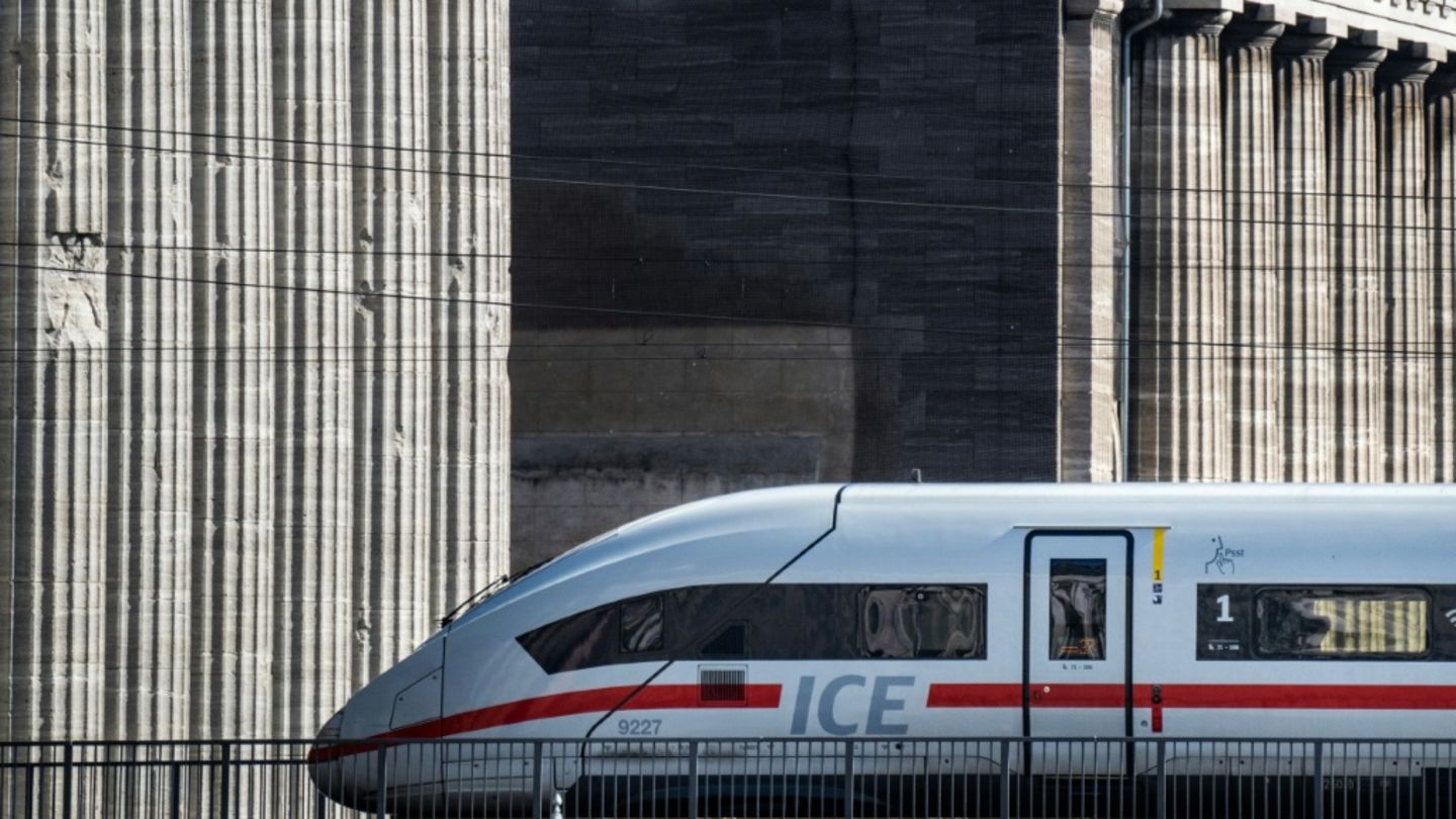 ICE nach Riss von Oberleitung in Sachsen-Anhalt gestoppt - Zwei Verletzte