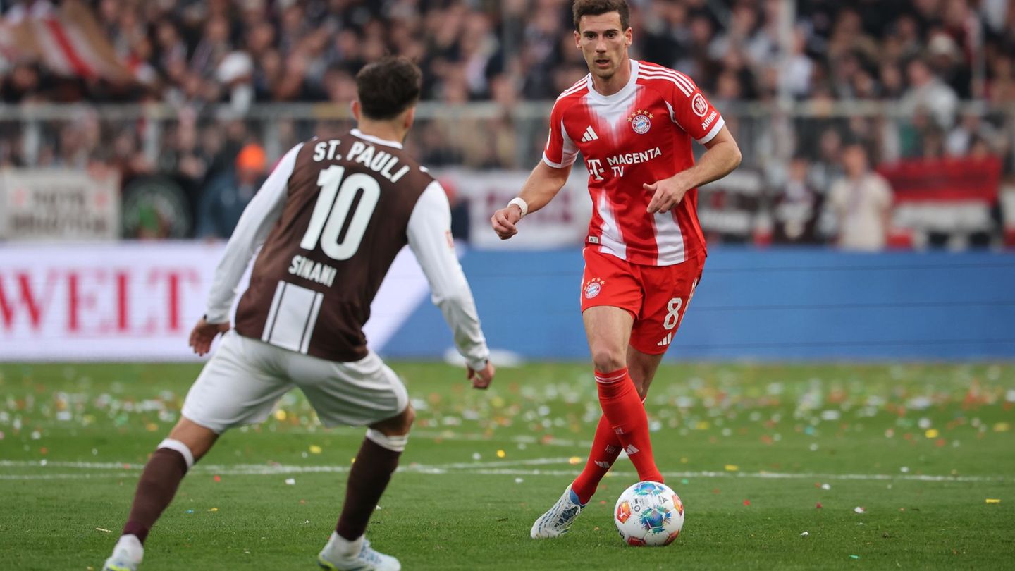 Fußball-Bundesliga: FC Bayern siegt mit Torrekord - Wolfsburg verliert