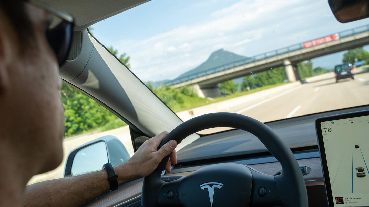 Autonomes Fahren: Niederlande lassen als erstes europäisches Land Teslas Selbstfahrfunktion zu