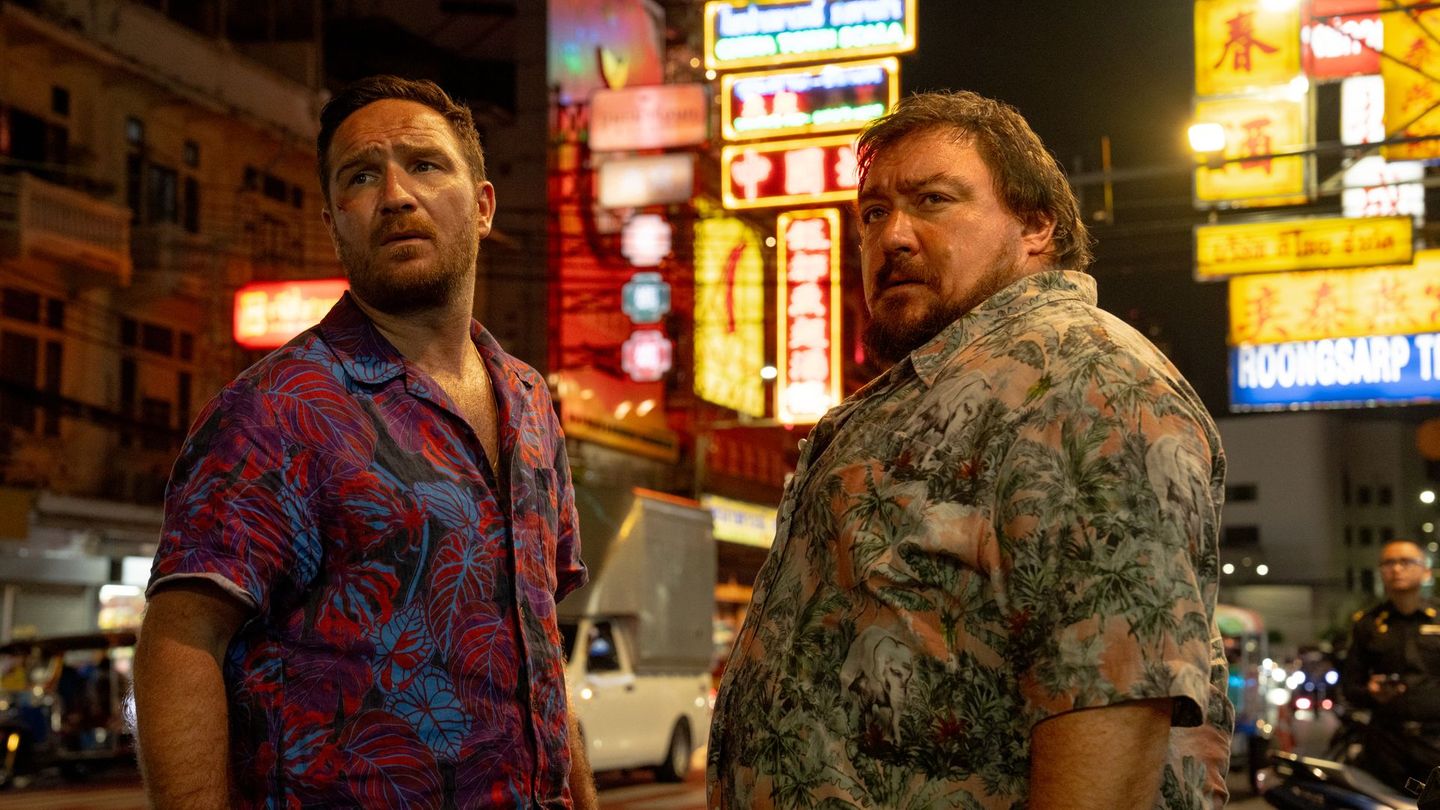 Charly (Frederick Lau, links) und Joseph (Christoph F. Krutzler) wollten doch eigentlich nur ihre Ruhe haben. Doch solange die alte Münze existiert, scheinen sie ihren Frieden nicht zu finden. Staffel zwei führt sie bis nach Bangkok.