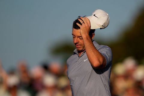 Rory McIlroy büßte an Tag drei des Masters in Augusta seine klare Führung ein. Foto: Matt Slocum/AP/dpa