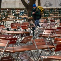 Nach einer frühlingshaften ersten Aprilwoche macht sich Regen breit. Beim Biergartenbesuch wird man wohl nass. (Archivbild) Foto
