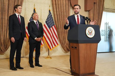 US-Vizepräsident JD Vance (r.) sowie Jared Kushner (l.) und Steve Witkoff, Sonderbeauftragter für Friedensmissionen