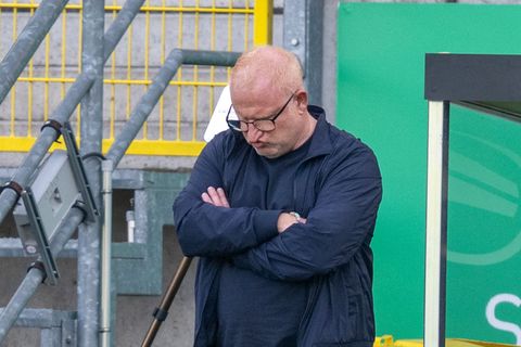 Ein Punkt in Münster: Fürths Trainer Heiko Vogel reagiert nicht zufrieden. Foto: David Inderlied/dpa