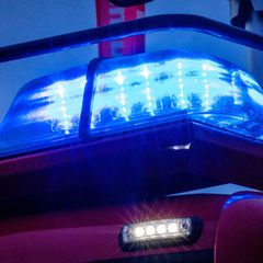 Der 34-Jährige wird bei dem Brand leicht verletzt. (Symbolbild) Foto: Jens Büttner/dpa