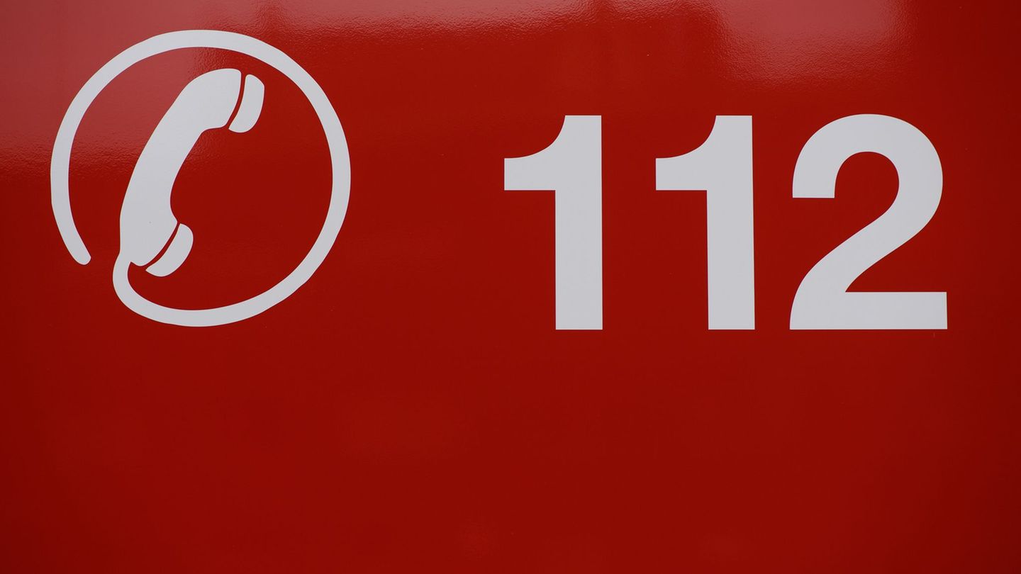 Rettungseinsatz: Betrunkene greift Rettungskräfte nach eigenem Notruf an