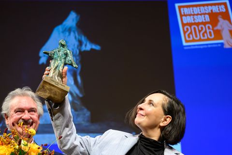 Geehrt wurde die polnische Autorin Klementyna Suchanow. Foto: Robert Michael/dpa