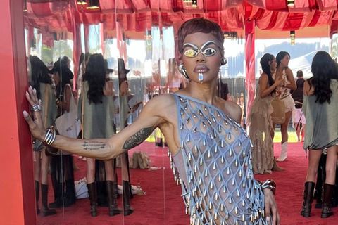 Könnte glatt aus einer Sci-Fi-Serie entstiegen sein: Teyana Taylor beim Revolve Festival.