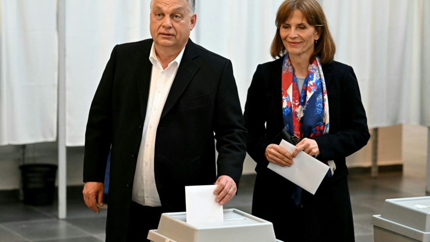 Orban bei der Stimmabgabe