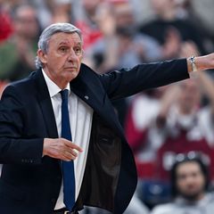 Svetislav Pesic gewann mit den Bayern nach drei Niederlagen in Serie wieder in der BBL. (Archivbild) Foto: Sven Hoppe/dpa
