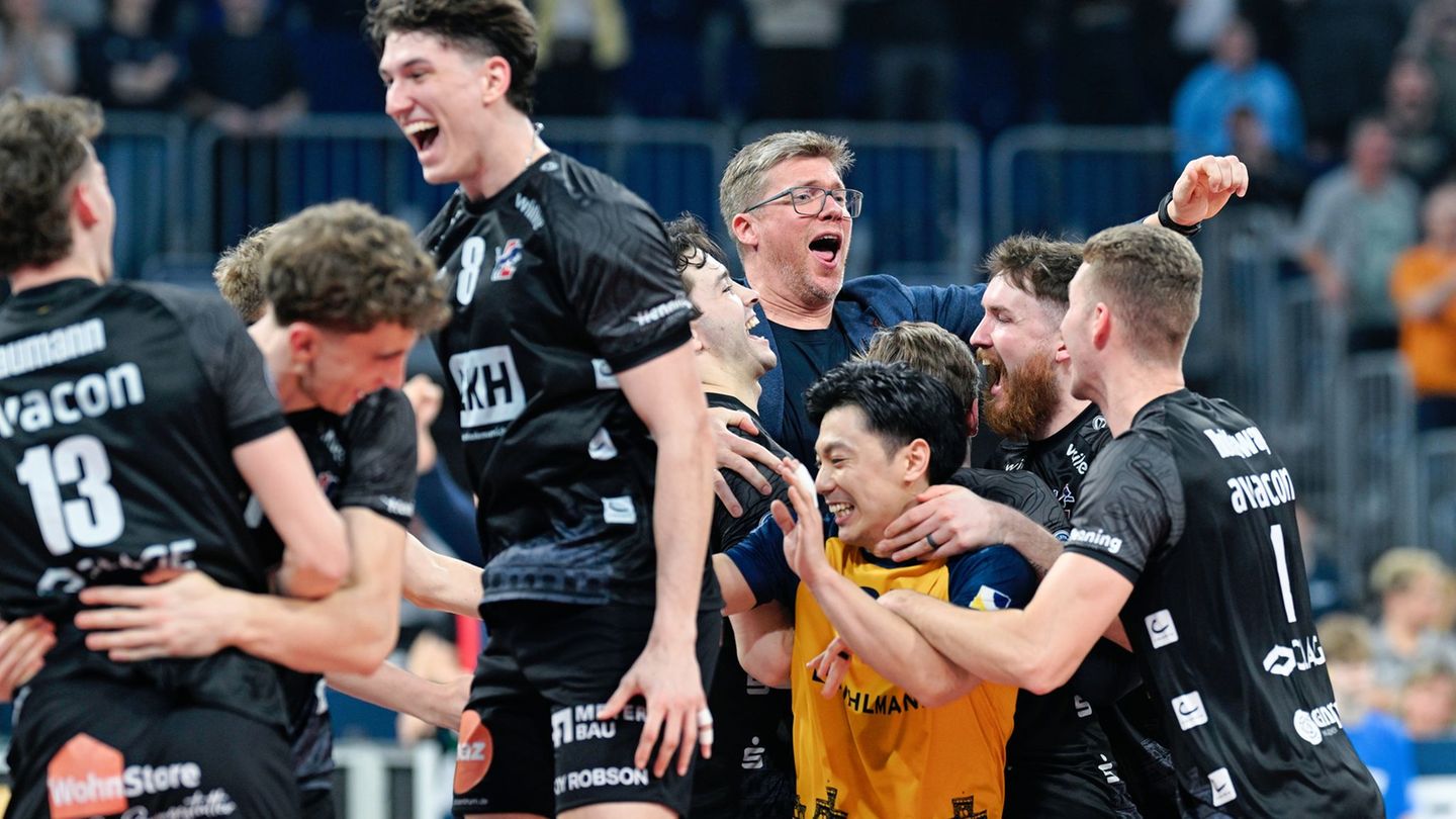 Die Volleyballer der SVG Lüneburg sind mit einem Sieg in die Halbfinalserie um die deutsche Meisterschaft gestartet. (Archivbild