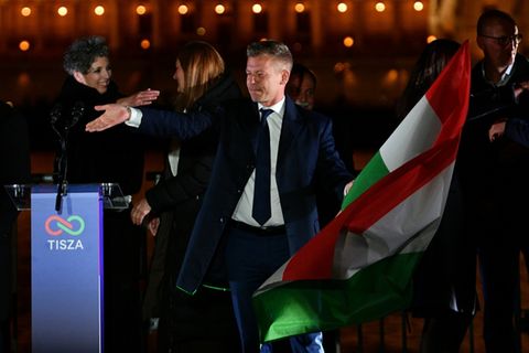 Magyar bei der Wahlparty seiner Tisza-Partei