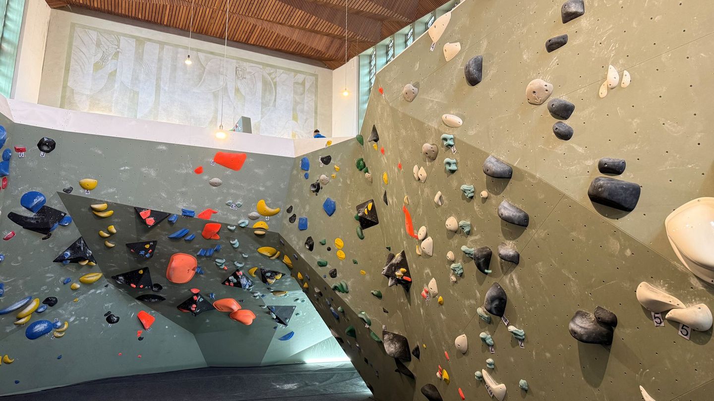 Ungewöhnliche Halle: Zwischen Kreuz und Klettergriff: Ein Jahr Boulder Church
