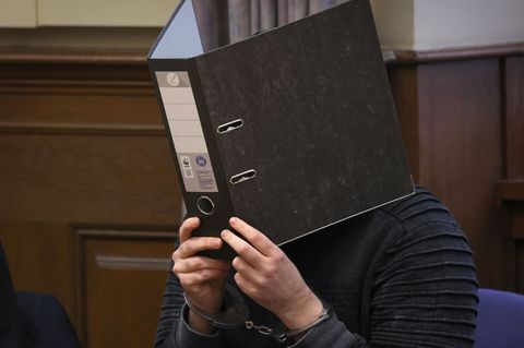 Der Angeklagte hat die Tat gestanden. (Archivbild) Foto: Karl-Josef Hildenbrand/dpa