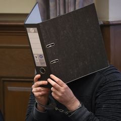 Der Angeklagte hat die Tat gestanden. (Archivbild) Foto: Karl-Josef Hildenbrand/dpa