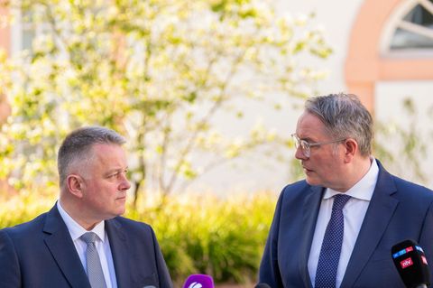 CDU und SPD verhandeln höchst vertraulich über eine Koalition. (Archivbild) Foto: Andreas Arnold/dpa