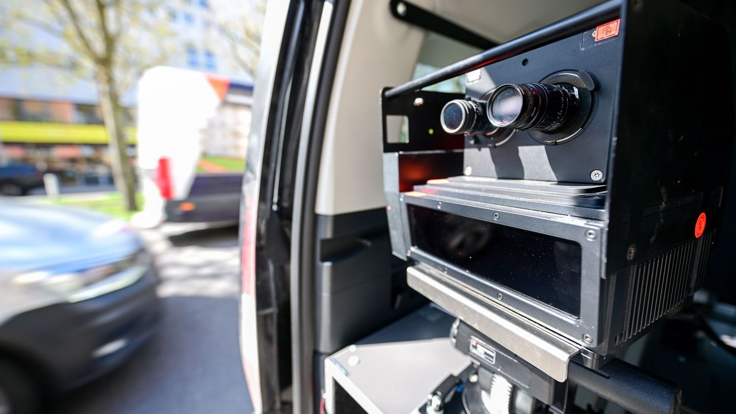 Verschärfte Polizeikontrollen: Polizei ist Temposündern auf der Spur: Kontrollwoche startet